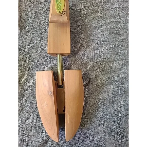 Woodlore Mens Shoe Tree Cedar Wood Forms Stretchers Shaper  Keepers 13” - Picture 3 of 4